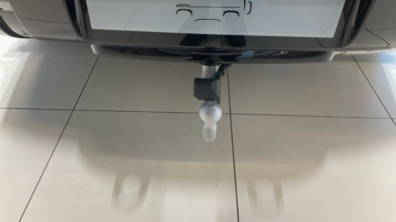 Land Rover Defender 3.0 D350 X-Dynamic SE 130 5dr Auto [8 Seat] Diesel Estate